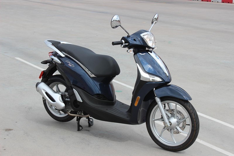 Giá trên 50 triệu, chọn tay ga Honda Sh Mode hay Piagio Liberty?