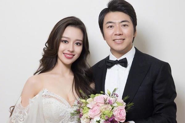 Lang Lang gây bão khi công bố ảnh cưới với hôn thê xinh đẹp kém 12 tuổi