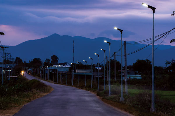 Nhịp sống mới ở xã nghèo miền núi có đèn solar LED