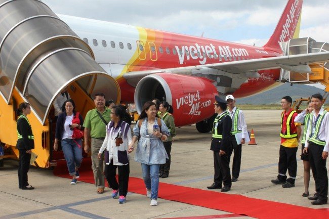 Bamboo, Vietjet suspend operations of some routes