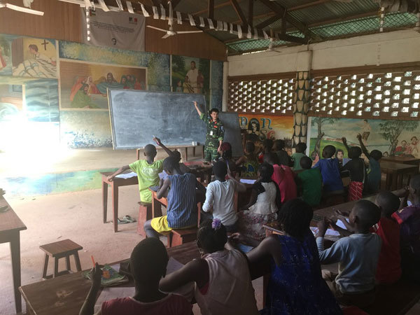 Vietnamese UN peacekeeper gives CAR kids chance to learn