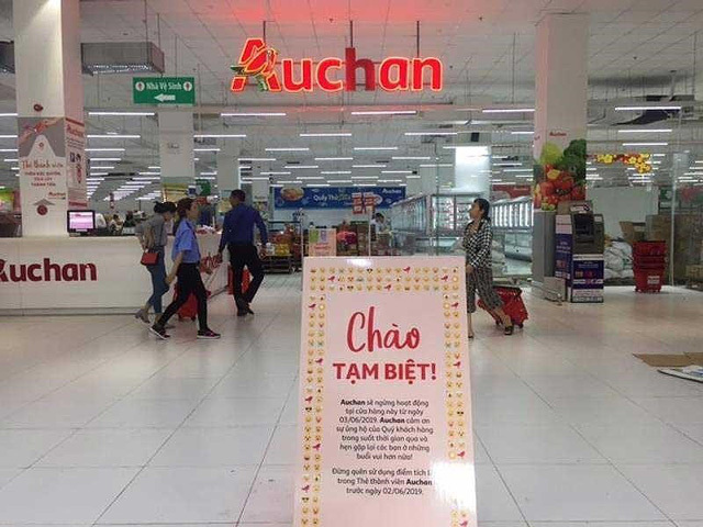 Khó hiểu thương vụ bán 18 siêu thị Auchan Việt Nam