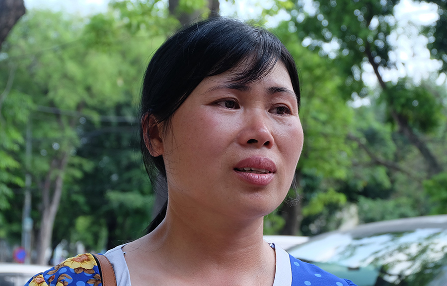 Cô giáo dạy tiếng Anh 23 năm không dám thổ lộ lương tháng 1,2 triệu đồng