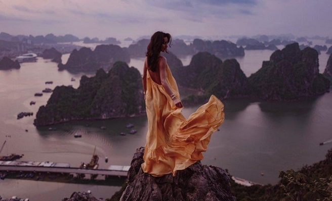 Cháu gái tỷ phú Anh thích mê bánh dân gian Cần Thơ