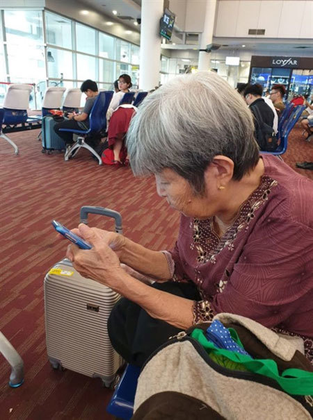 76-year-old woman travels alone to Thailand