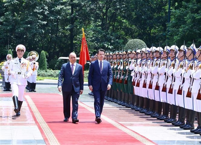 Vietnamese PM affirms importance of partnership with Italy during talks