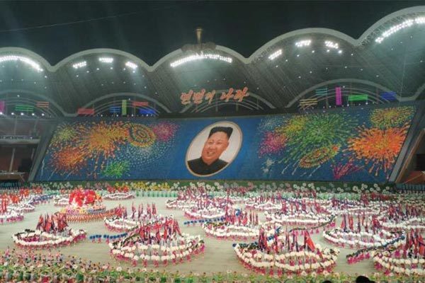 Triều Tiên bất ngờ ngưng lễ hội 