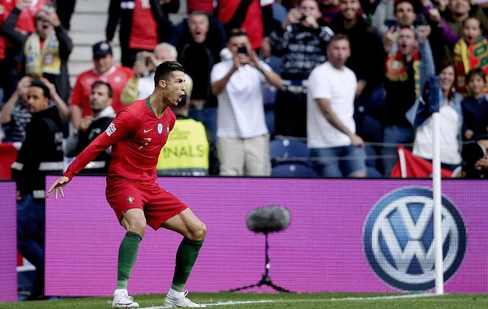 Ronaldo lập hat-trick, Bồ Đào Nha vào chung kết Nations League