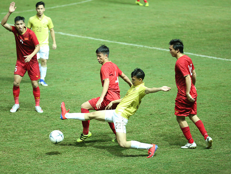 Thắng Thái Lan, Việt Nam lọt top 15 châu Á, mơ về World Cup