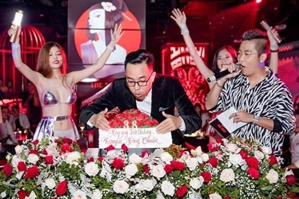 Nguyễn Hồng Thuận chi 1,3 tỷ làm tiệc sinh nhật ở bar mời Hà Hồ, Mr. Đàm