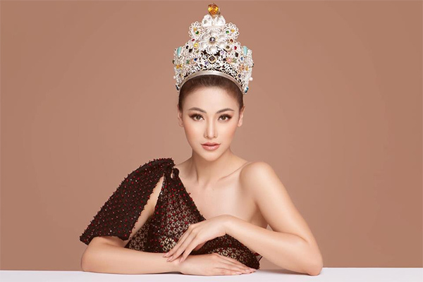 Hoa hậu Phương Khánh lần đầu khoe vương miện 3,5 tỷ đồng