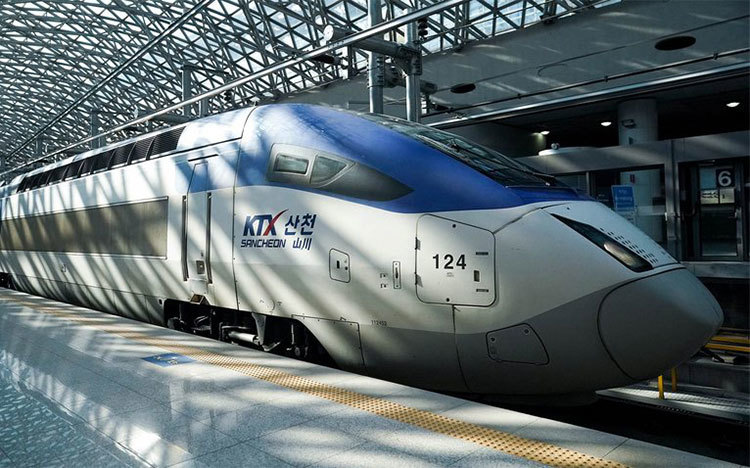 Việt Nam chưa nên làm đường sắt tốc độ cao