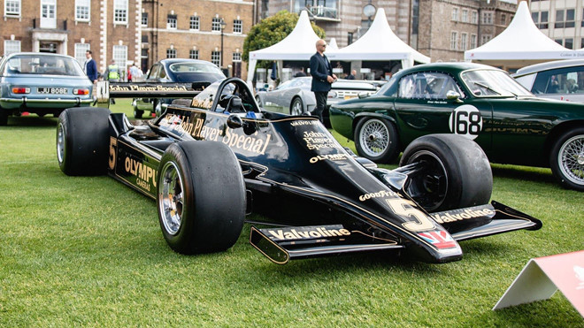 Một vòng quanh triển lãm ôtô độc đáo nhất nước Anh