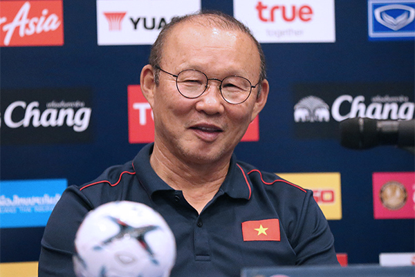 HLV Park Hang Seo tuyên bố choáng trước chung kết King's Cup
