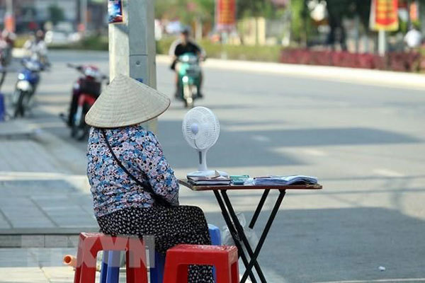 UV reaches dangerous levels in Hanoi, HCM City