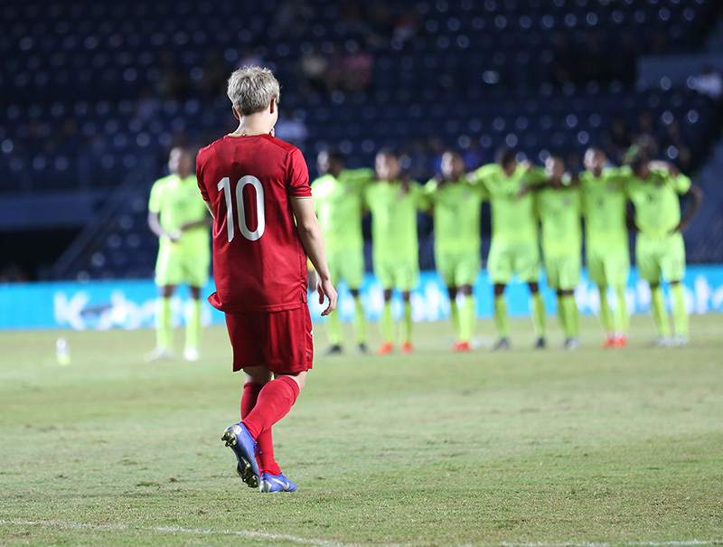 Công Phượng: 90 phút lên đồng và quả 11m nghiệt ngã