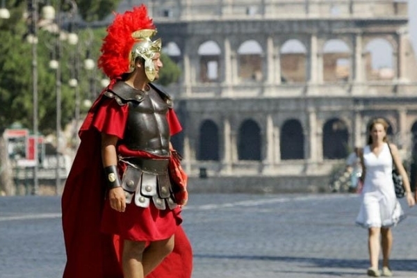Thủ đô Italia cấm hóa trang thành chiến binh La Mã