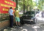 Nữ tài xế lái Mercedes đâm gãy chân bà đi xe đạp trên phố Hà Nội