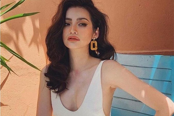 Trúc Diễm bị bệnh cường giáp khiến sức khỏe sa sút, mắt lồi, mặt sưng