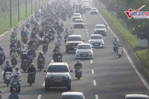Thả xe máy vào làn ô tô, đường nội đô đẹp nhất Sài Gòn 'vỡ tổ'