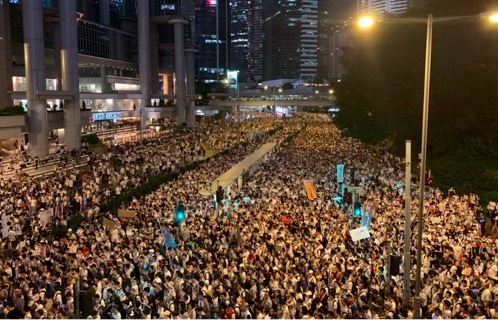 Hơn triệu người biểu tình rầm rộ ở Hong Kong