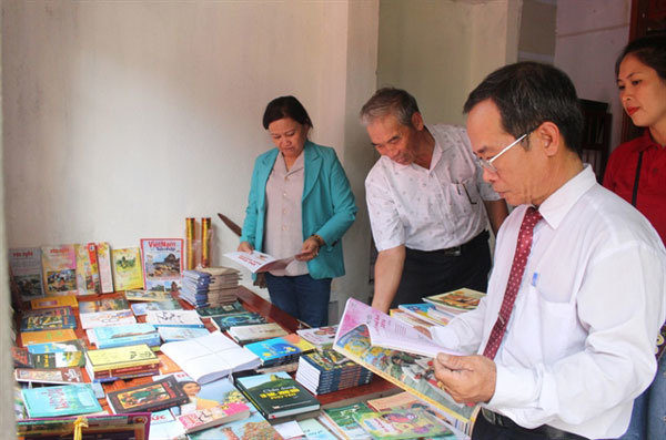 The library built from a farmer’s warm heart