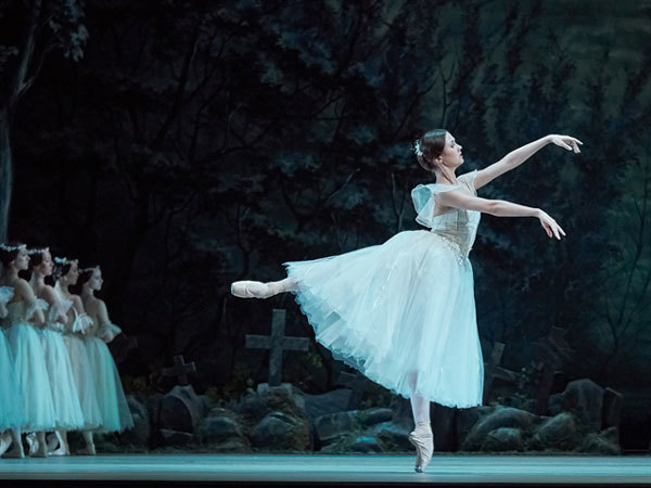 Russian theatre performs Giselle at Hanoi Opera House