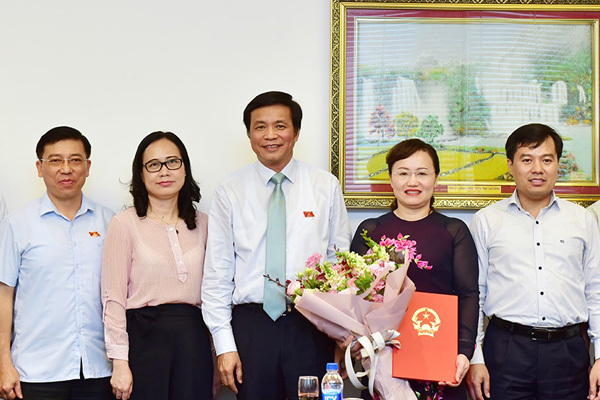 Bổ nhiệm nữ Phó Chủ nhiệm VP Quốc hội