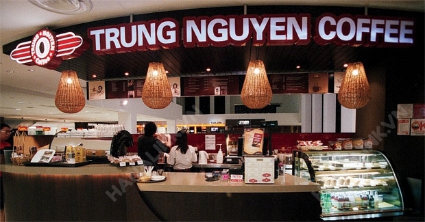 Vợ chồng tranh nhau tiền - quyền, Trung Nguyên tuột dốc khó lường