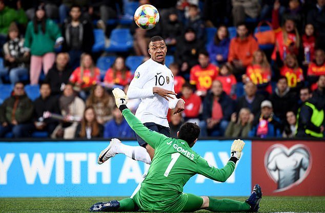Mbappe giúp Pháp thắng rửa mặt, Đức 8 lần 'xé lưới' Estonia