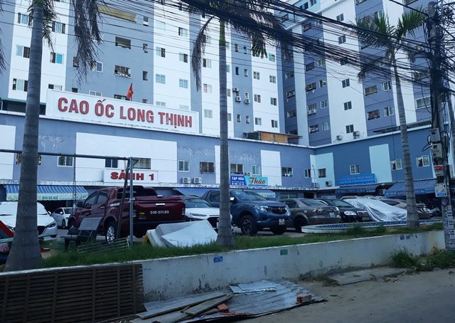 'Ở chung cư thu nhập thấp mà sao mua ô tô nhiều thế?!'