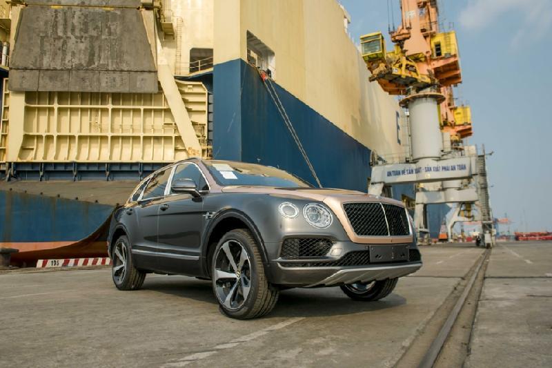 Bản độc siêu sang Bentley Bantaga V8 kỷ niệm 100 năm về Việt Nam