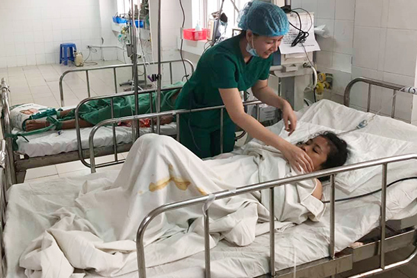 Nguy kịch sau 16 ngày sốt cao, cô gái nước ngoài sống sót khi sang Việt Nam
