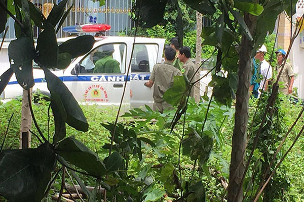 Cảnh sát khám xét căn nhà ở Sài Gòn, tạm giữ hơn 20 người nước ngoài