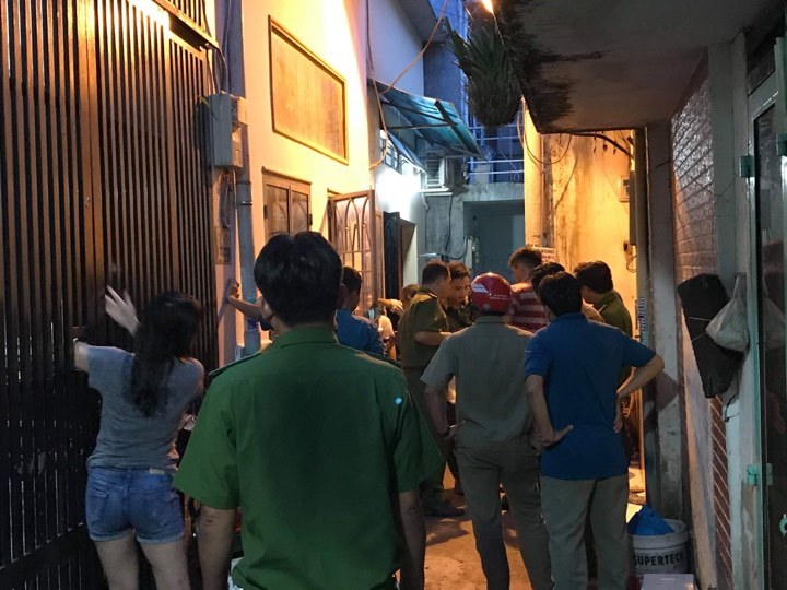 7 bà cháu nằm bất động dưới nền nhà, nghi bị ngạt khí ở Sài Gòn