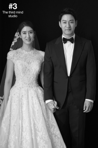 Sao Hàn, ảnh cưới: Nhiều người mong muốn tìm hiểu về những tấm ảnh cưới của sao Hàn để tạo ra một bức hình hoàn hảo cho chính mình. Với những tấm ảnh cưới của sao Hàn, bạn sẽ tìm được cảm hứng và ý tưởng để tạo ra những tấm ảnh cưới đẹp nhất và ấn tượng nhất.