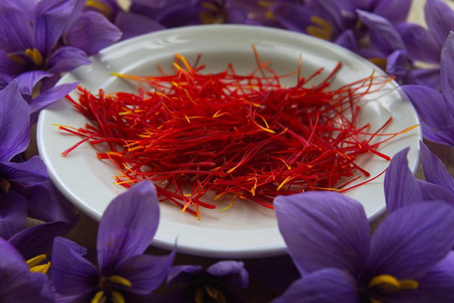 Hơn 10.000 USD/kg, vì sao saffron là gia vị đắt nhất thế giới?