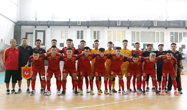 Vietnam U20 beat Mes Sungun of Iran in futsal friendly match
