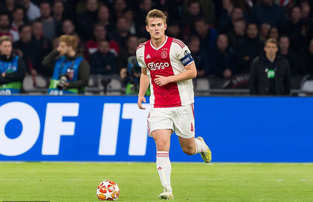 PSG đánh bại MU và Barca giành chữ ký De Ligt