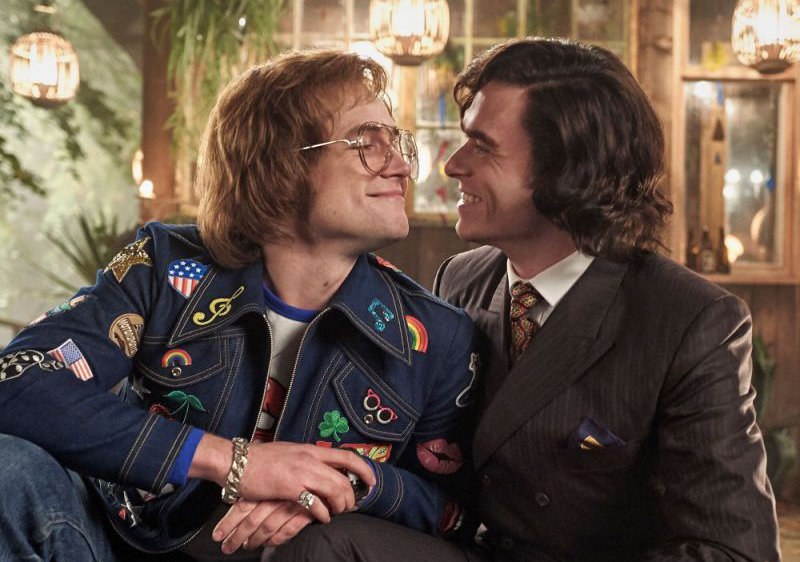 'Rocketman' khai thác mối tình đồng tính của Elton John và quản lý đẹp trai