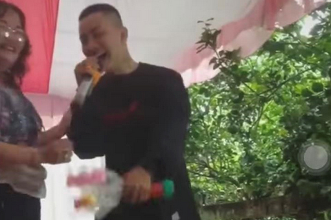 Hoài Lâm mặc xuề xòa, ngoại hình thay đổi khiến khán giả không nhận ra