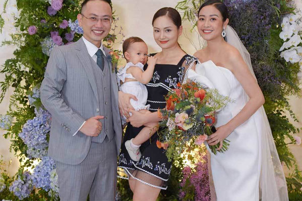 Biên tập viên VTV tiết lộ chuyện tình với MC Phí Linh trong lễ cưới