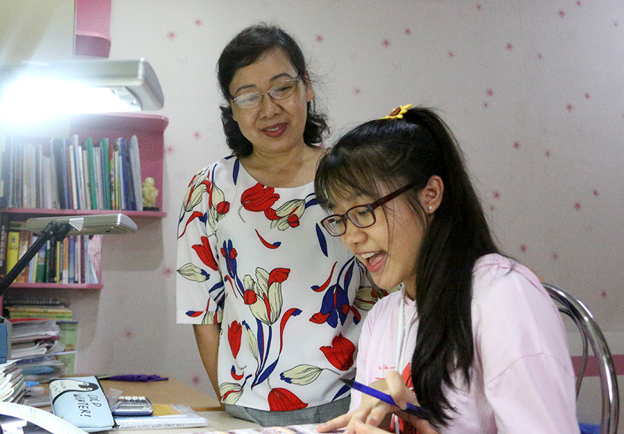Thủ khoa lớp 10 ở HN cảm ơn mẹ không ép vào trường chuyên