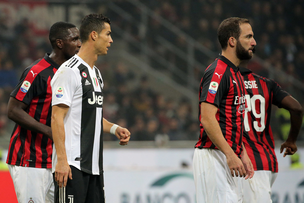 Ronaldo yêu cầu Juventus tống khứ Higuain