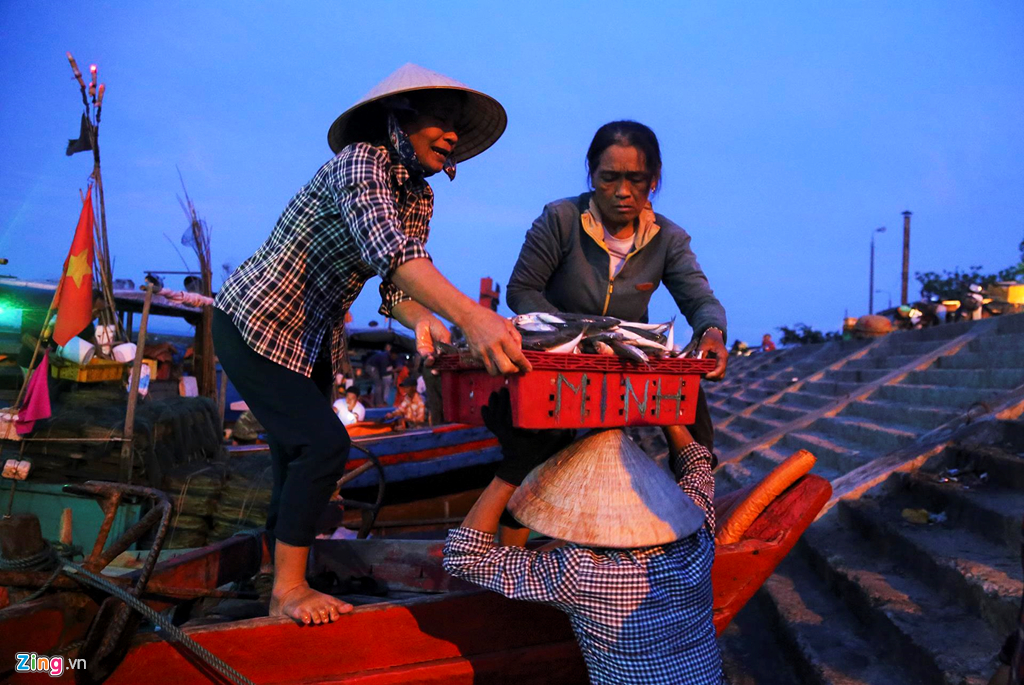 làm thuê ở cảng biển,làm thuê mưu sinh làm thuê ở cảng biển,làm thuê mưu sinh