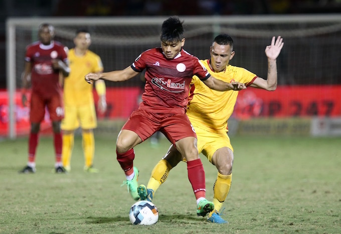 Vòng 13 V-League: TPHCM vô địch lượt đi, HAGL thua đau