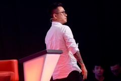 Tuấn Hưng bất bình rời ghế HLV Giọng hát Việt khi học trò bị loại
