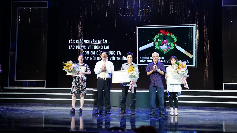 Trao giải cuộc thi Vẽ tranh cổ động ‘Cuộc sống không khói thuốc’