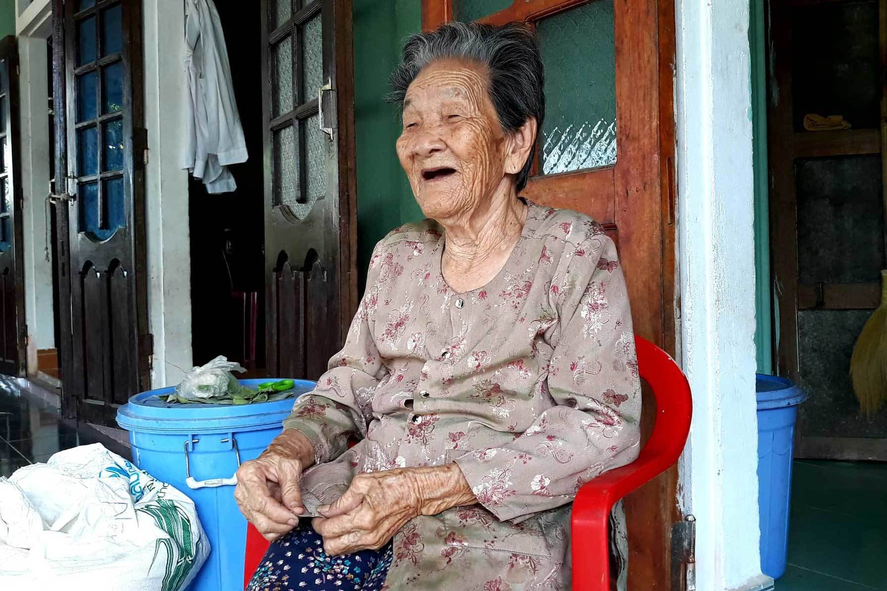 Cụ bà Quảng Trị 102 tuổi có 12 người con, 176 cháu nội ngoại