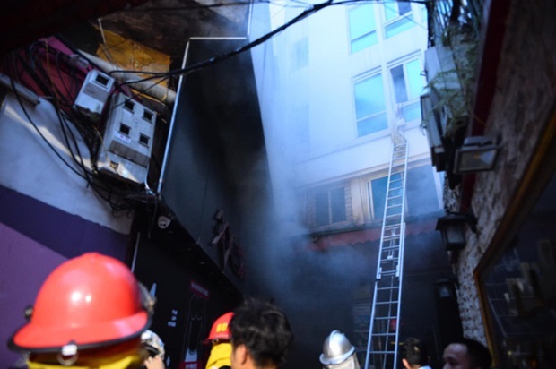 Tourists saved from burning hotel in Hanoi